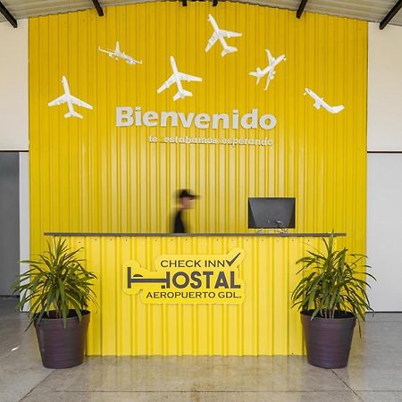 Las Pintas Check Inn Hostal Aeropuerto Gdl מראה חיצוני תמונה